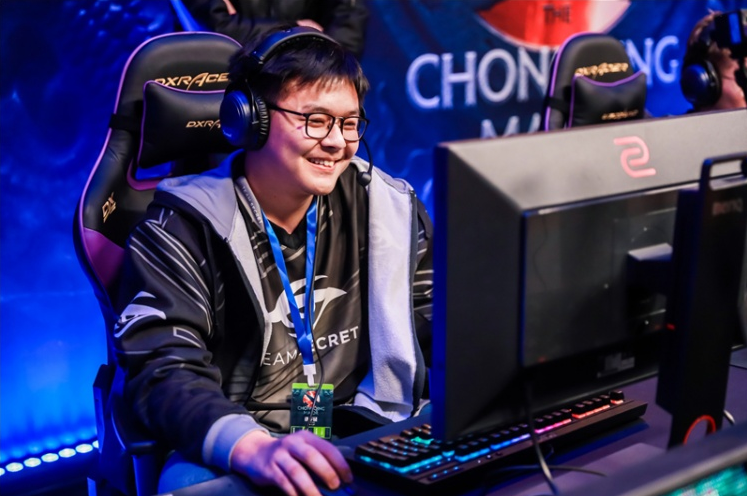 她还需要更 她还需要更