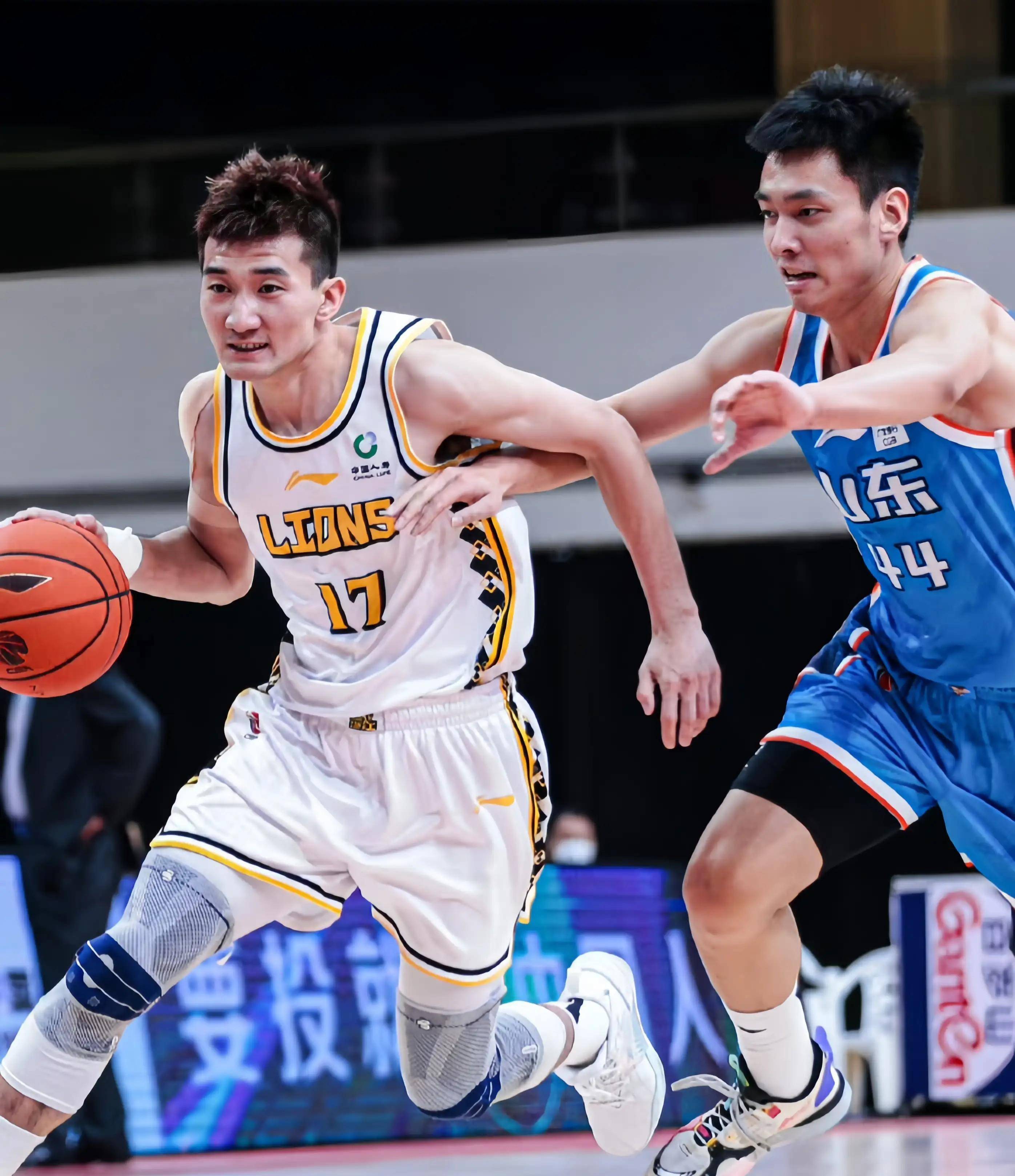 更在象征意 更在象征意